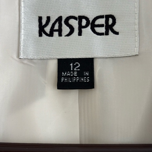 NWT Kasper Sand Color Pinstriped Blazer, Size 12 - Picture 10 of 12